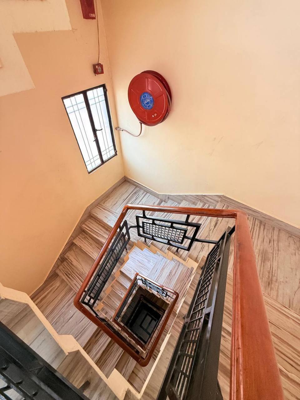 Shivam Hotel Varanasi - Near Kashi Vishwanath Temple With Parking And Lift Exteriér fotografie