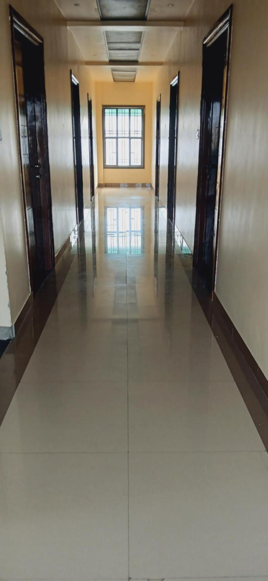 Shivam Hotel Varanasi - Near Kashi Vishwanath Temple With Parking And Lift Exteriér fotografie
